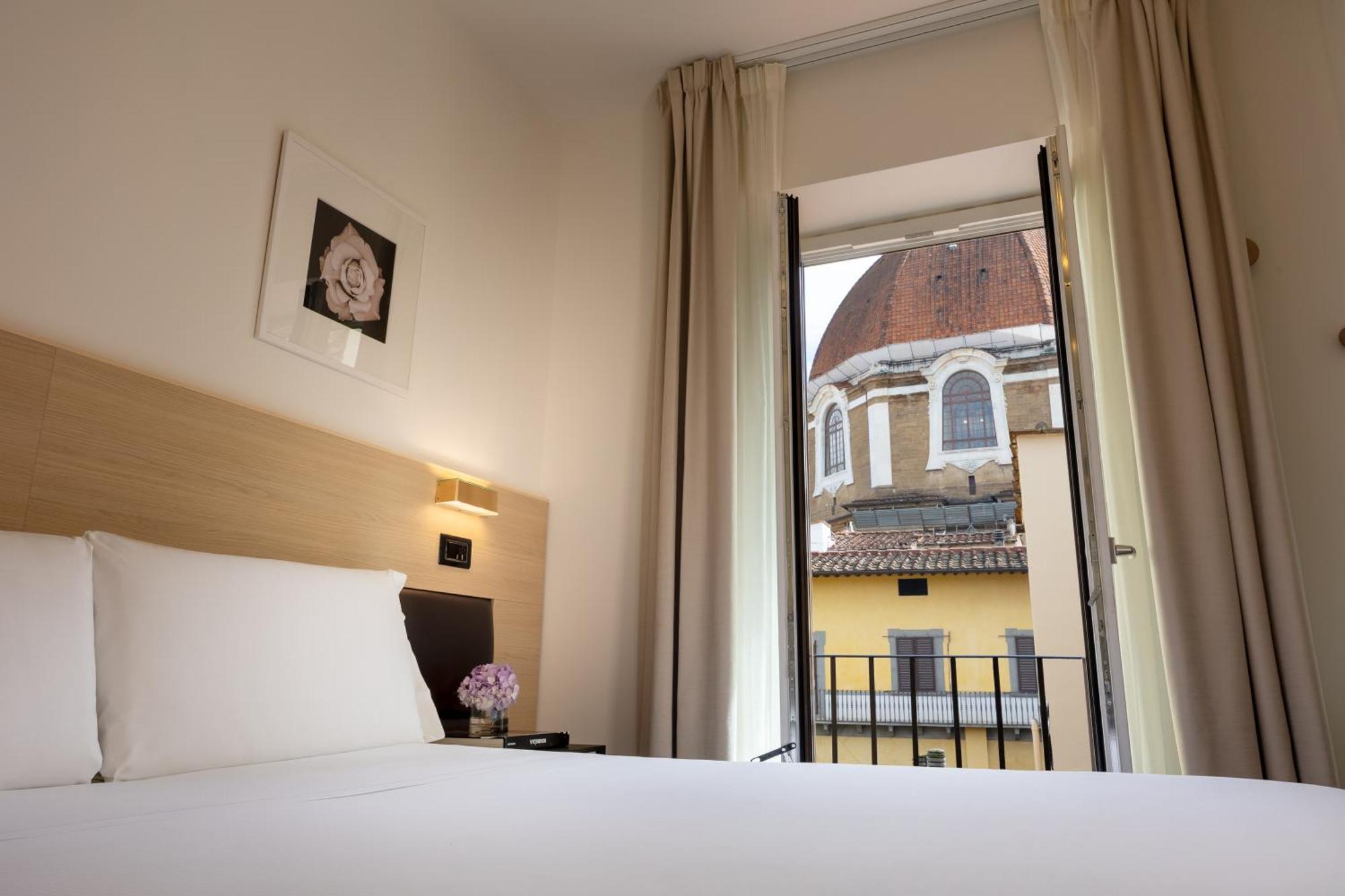 Globus Urban Hotel Флоренция Экстерьер фото